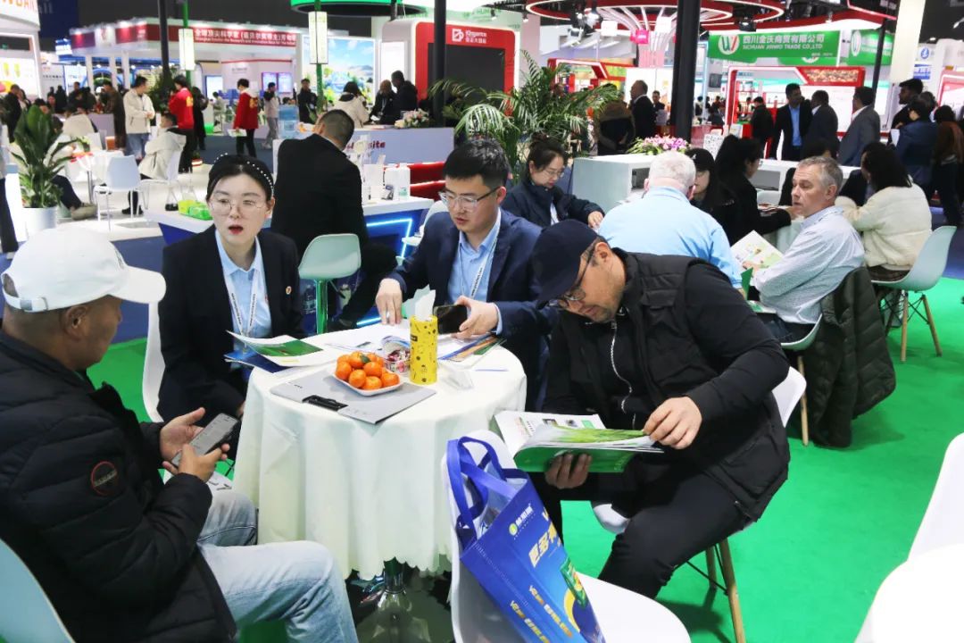 金牌贊助企業(yè)海大生物全新亮相上海CAC國際農(nóng)化展,以科技實(shí)力獻(xiàn)禮25周年